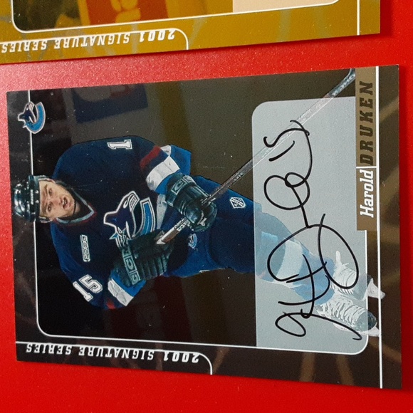 AUTOGRAPHED Harold Druken Vancouver Canucks NHL Hockey Cards x 2 - Picture 2 of 6